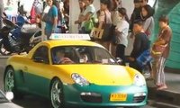 Суперкар Porsche Boxster в роли такси